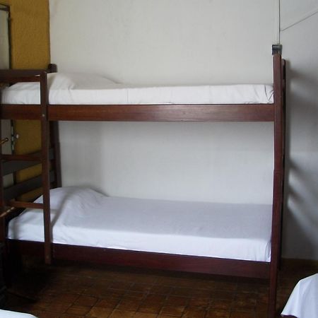 Hotel Madrid Mendes Bagian luar foto