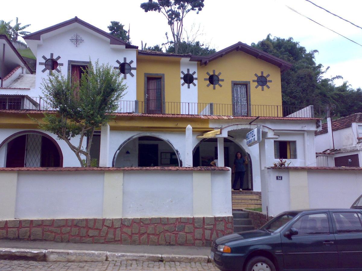 Hotel Madrid Mendes Bagian luar foto