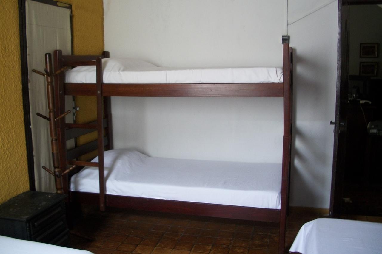 Hotel Madrid Mendes Bagian luar foto