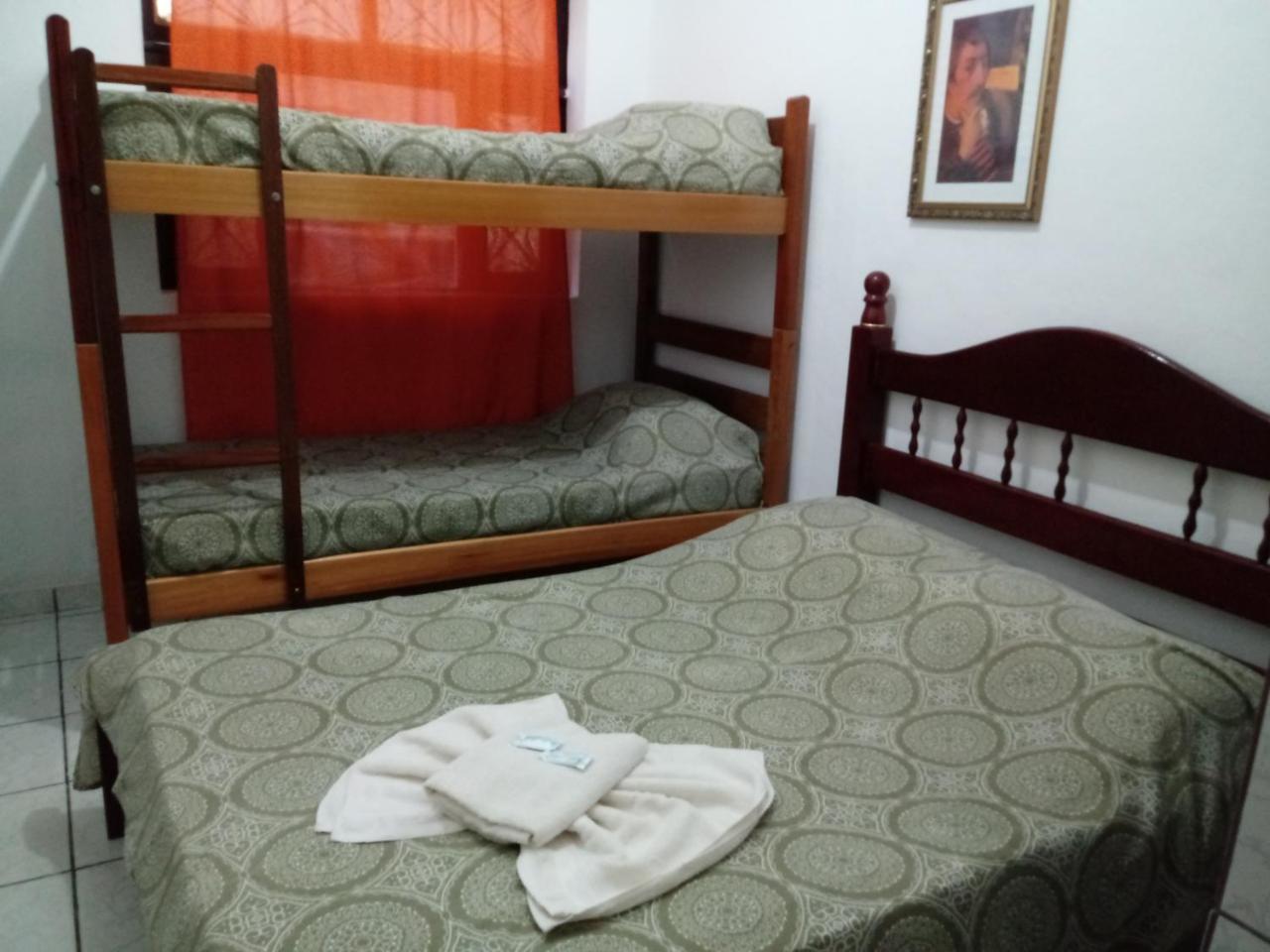 Hotel Madrid Mendes Bagian luar foto